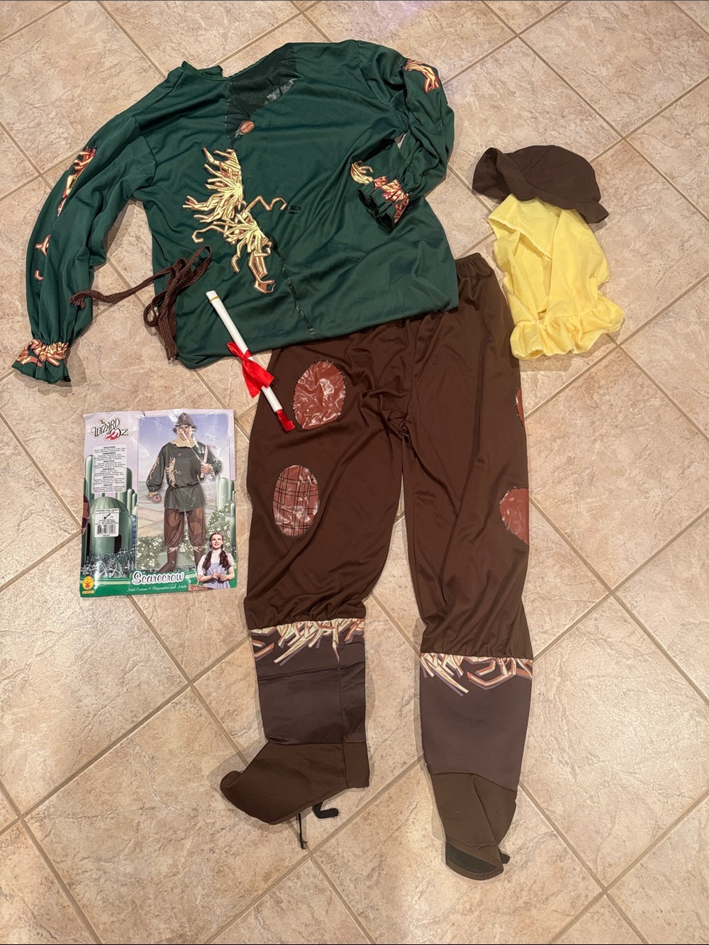 Rubie's Men's Wizard of Oz Scarecrow Costume - Green, Brown & Yellow